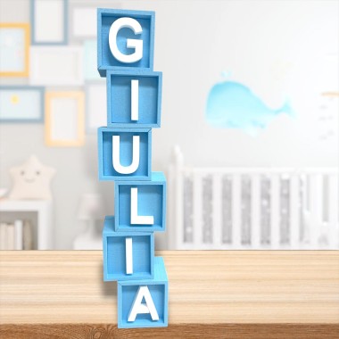 Cubo in polistirolo con lettera incassata colorato